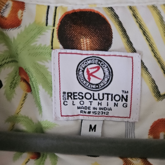 Revolution Clothing Men's Guitar Print Satin Tropical Hawaiian Shirt Size M - Picture 5 of 6